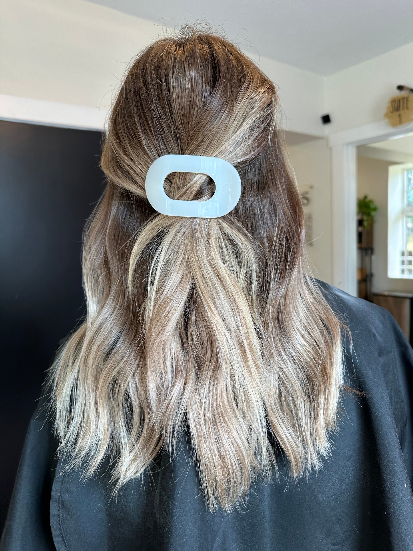 Coconut White Flat Clip