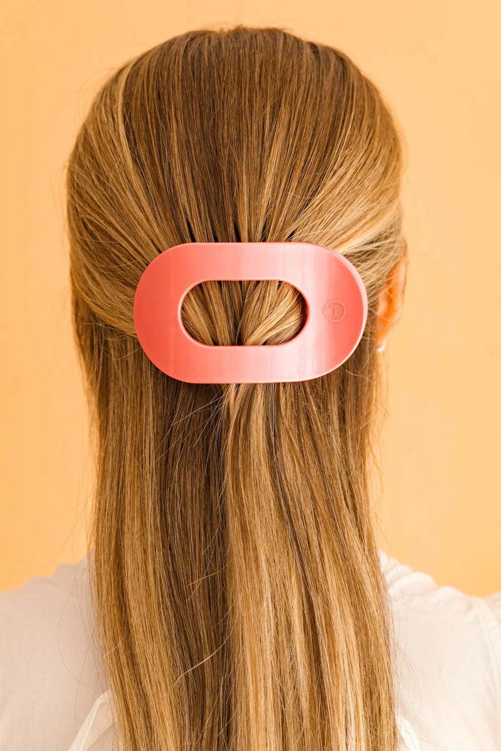 Calming Coral Flat Round Clip