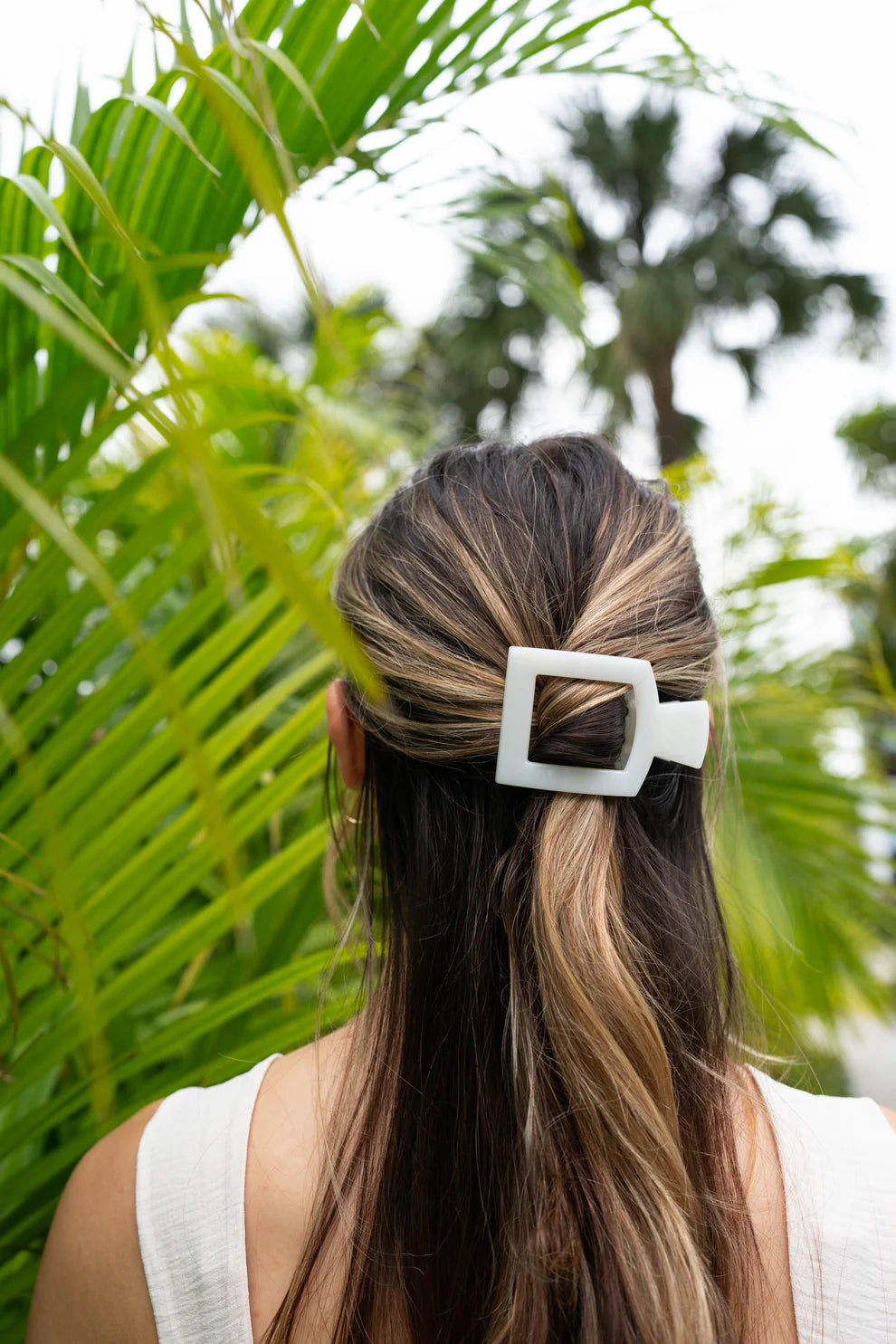 Coconut White Medium Square Flat Clip